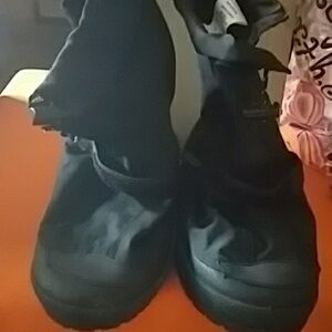 eos Black Winter Boots